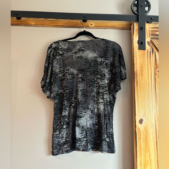 Tee   - Picture 2 of 3